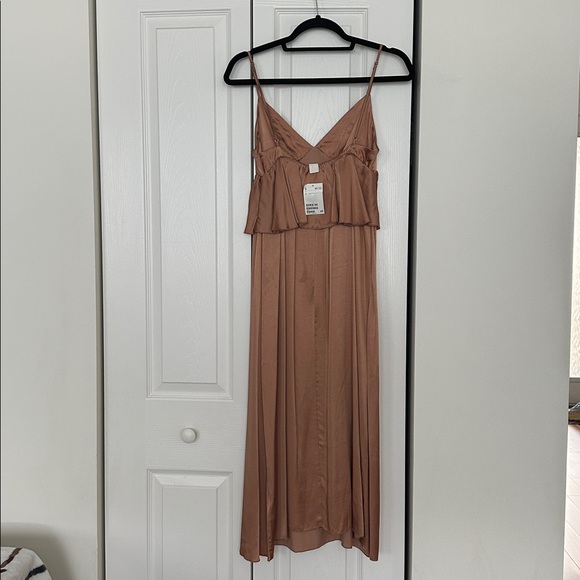 H&M ROSE GOLD SATIN MIDI SLIP DRESS SIZE 4 NWT - Picture 9 of 10